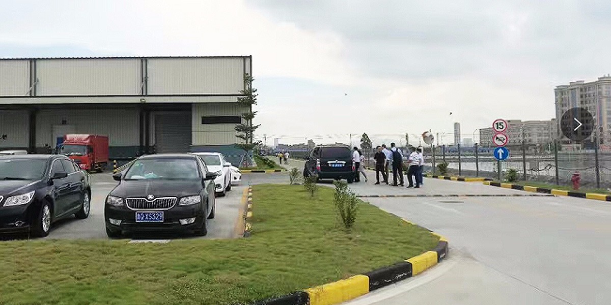 巨正源科技（項(xiàng)目?jī)?nèi)容：高清監(jiān)控系統(tǒng)、公共布線、網(wǎng)絡(luò)、電話點(diǎn)安裝）